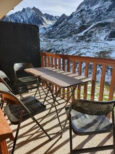 Nespecifikovaný výhled na hory nebo výhled na hory při pohledu z apartmánu