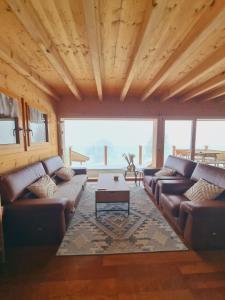 Imagine din galeria proprietății Chalet de charme -vue magnifique în Chamoson