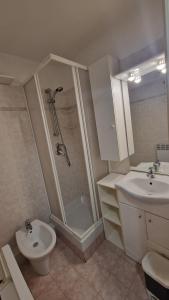 Ένα μπάνιο στο Riviera Beach