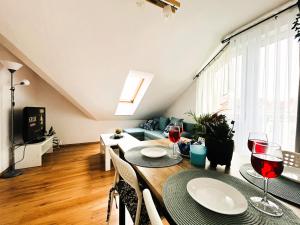 Telewizja i/lub zestaw kina domowego w obiekcie Apartament Słoneczny 1