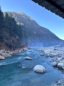 Imagen de la galería de Hotel Adinova, en Kasol 107 fotos más