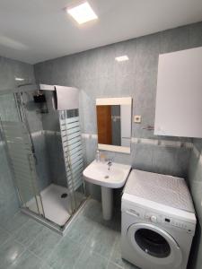 Koupelna v ubytování Cozy Apartment in the heart of Madrid