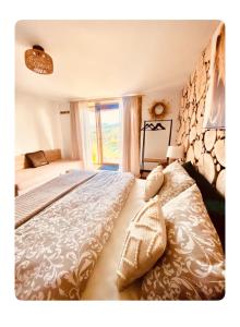 Ένα ή περισσότερα κρεβάτια σε δωμάτιο στο Janiołowa Ostoja Apartament pod Tatrami