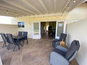 Χώρος καθιστικού στο Pura Vida aruba appartement Cadushi
