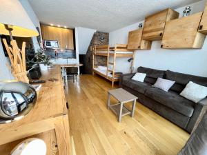 Η κουζίνα ή μικρή κουζίνα στο Studio cosy entrée les Evons Résidence Le BRELIN