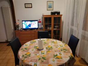 TV a/nebo společenská místnost v ubytování Camera matrimoniale