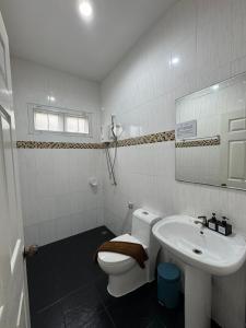 Ένα μπάνιο στο Relax private Pool Villas - 4 bedroom villas