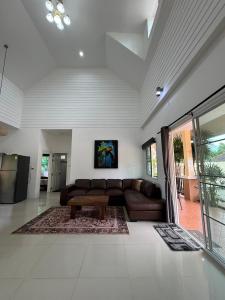 Η κουζίνα ή μικρή κουζίνα στο Relax private Pool Villas - 4 bedroom villas