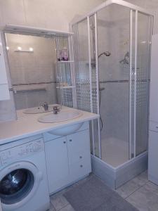 Ένα μπάνιο στο T2 Esplanade de la Mer