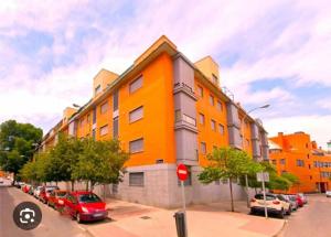 Tòa nhà nơi thuyền tọa lạc