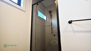 Φωτογραφία από το άλμπουμ του Private Suite with Queen Bed TV - Room 11 σε Clayton North