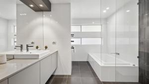 Bagno di Epic View - Panoramic, Beach, 3Bed 3Bath, Luxe