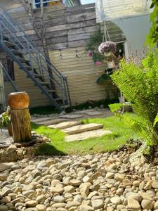 Κήπος έξω από το Manglinerida