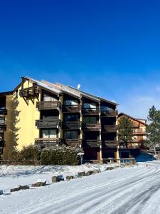 Budova, kde se apartmán nachází + 30 fotografií