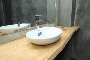 Koupelna v ubytování Kataragama Clay House Yala