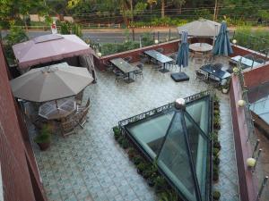 Kolam renang di atau dekat dengan Soluxe Club International Hotel