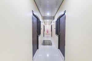 Φωτογραφία από το άλμπουμ του FabExpress Awadh Inn - 400m from Shri Ram Janam Bhumi σε Ayodhya
