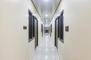 Φωτογραφία από το άλμπουμ του FabExpress Awadh Inn - 400m from Shri Ram Janam Bhumi σε Ayodhya