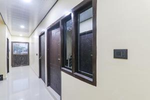 Φωτογραφία από το άλμπουμ του FabExpress Awadh Inn - 400m from Shri Ram Janam Bhumi σε Ayodhya