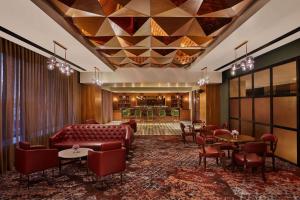 Posezení v ubytování Doubletree By Hilton Varanasi