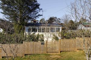 Κήπος έξω από το Highland Cottage- Modern Country Life at Leura