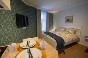 Voodi või voodid majutusasutuse KarlovaIdyll 2A - Tartu Gem Apartment in a Quiet Area & FREE Parking toas