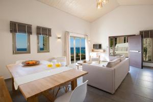 Χώρος καθιστικού στο Ionian White Villa