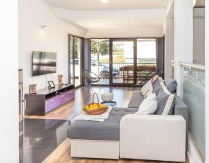 Posedenie v ubytovaní Villa Maslina with private pool on quiet location - by TA Leut Agency