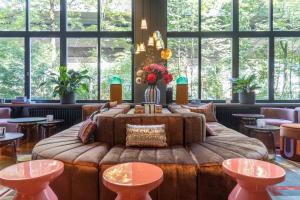 Posezení v ubytování The Home Hotel Zürich - a member of DESIGN HOTELS