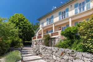 Το κτήριο όπου στεγάζεται  η βίλα