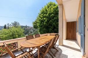 Μπαλκόνι ή βεράντα στο LA LEZARDIERE - Provençal Villa Facing South with Sea View & Pool