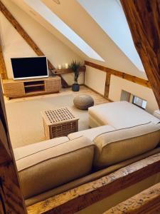 Fotografie z fotogalerie ubytování Cosy apartment in town center with contactless check-in v destinaci Plikiai