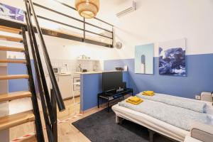 Posteľ alebo postele v izbe v ubytovaní Cosy Studio In Central Party District W41 Blue