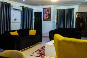 Zona de estar de 2 Bedroom Luxury Apartment with Pool -24Hrs Power -PS4
