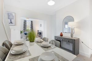 Dapur atau dapur kecil di NEW! Spacious 4BR in Sidney