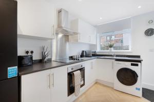 Dapur atau dapur kecil di NEW! Spacious 4BR in Sidney