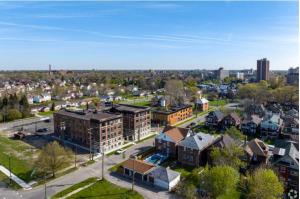 Nespecifikovaný výhled na destinaci Detroit nebo výhled na město při pohledu z apartmánu