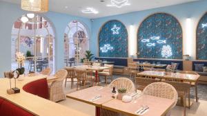 Amadria Park Kids Hotel Andrija餐厅或其他用餐的地方