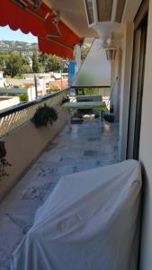 Balkon lub taras w obiekcie Moderne Appartement Cannes Californie