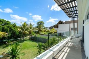Zahrada ubytování Vesper Beach - Luxury Beachfront Apartment