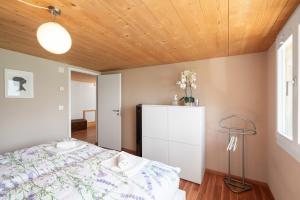 Charming Apartment-Prime Location客房内的一张或多张床位