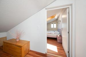 Charming Apartment-Prime Location客房内的一张或多张床位