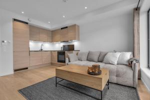 Kuchyň nebo kuchyňský kout v ubytování Northstay - Nyholmen Panorama, Fantastic Views, Sleeps 4