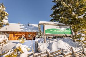 Afbeelding uit fotogalerij van Holzmeisterhütte Teichalm-Sommeralm in Sankt Kathrein am Offenegg