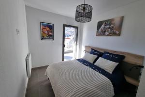 Postel nebo postele na pokoji v ubytování Beautiful T4 in new residence overhanging Briançon