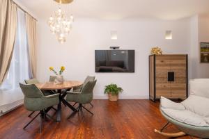 TV/trung tâm giải trí tại Soleil - shine of the old town, parking & sauna