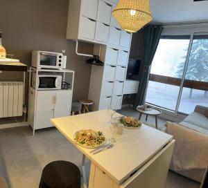 Køkken eller tekøkken på Soyouz-Vanguard 09