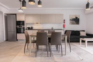 Kuchyň nebo kuchyňský kout v ubytování Comfort Retreat- short walk to city attractions