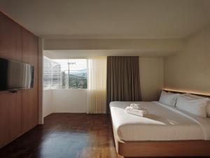 Sense of Jedyod - near Maya Nimman 객실 침대