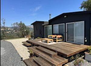 Gallery image of Spectacular vineyard views in Geyserville